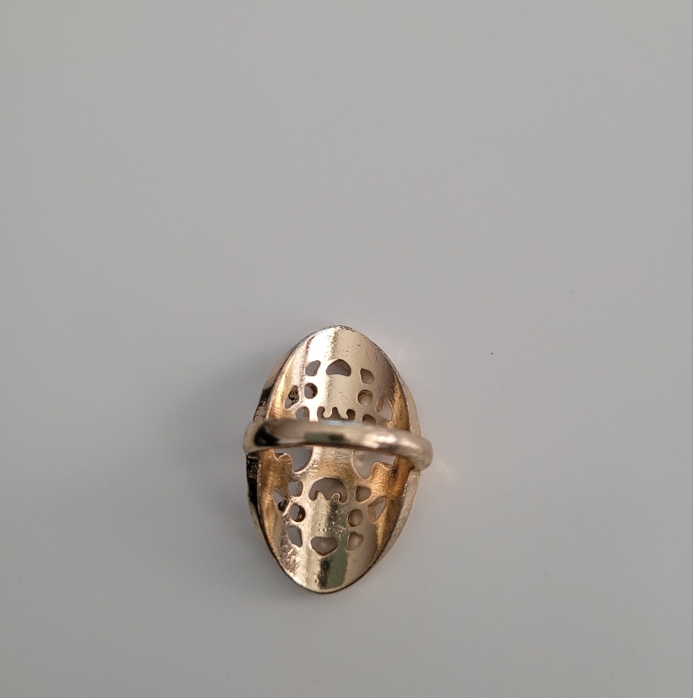 Ring - Picture 3 of 7